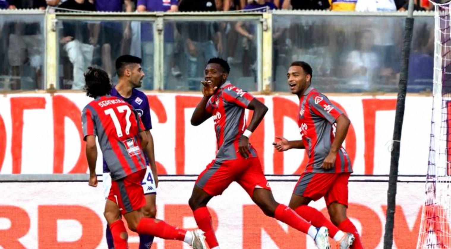 国米客场不敌佛罗伦萨,欧战形势日益严峻 国米客场不敌佛罗伦萨,欧战形势日益严峻