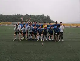 关于球队上下打成一片，共同为荣誉拼搏的信息