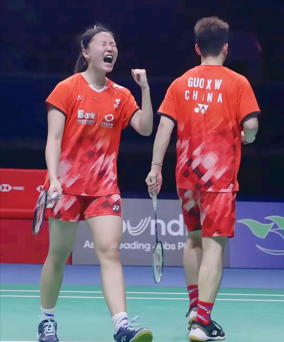 东西部冠军争夺赛持续激烈，实力对比(东西部决赛)